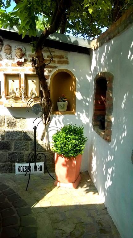 Penzion A Restauracia Toldi Ґаланта Екстер'єр фото