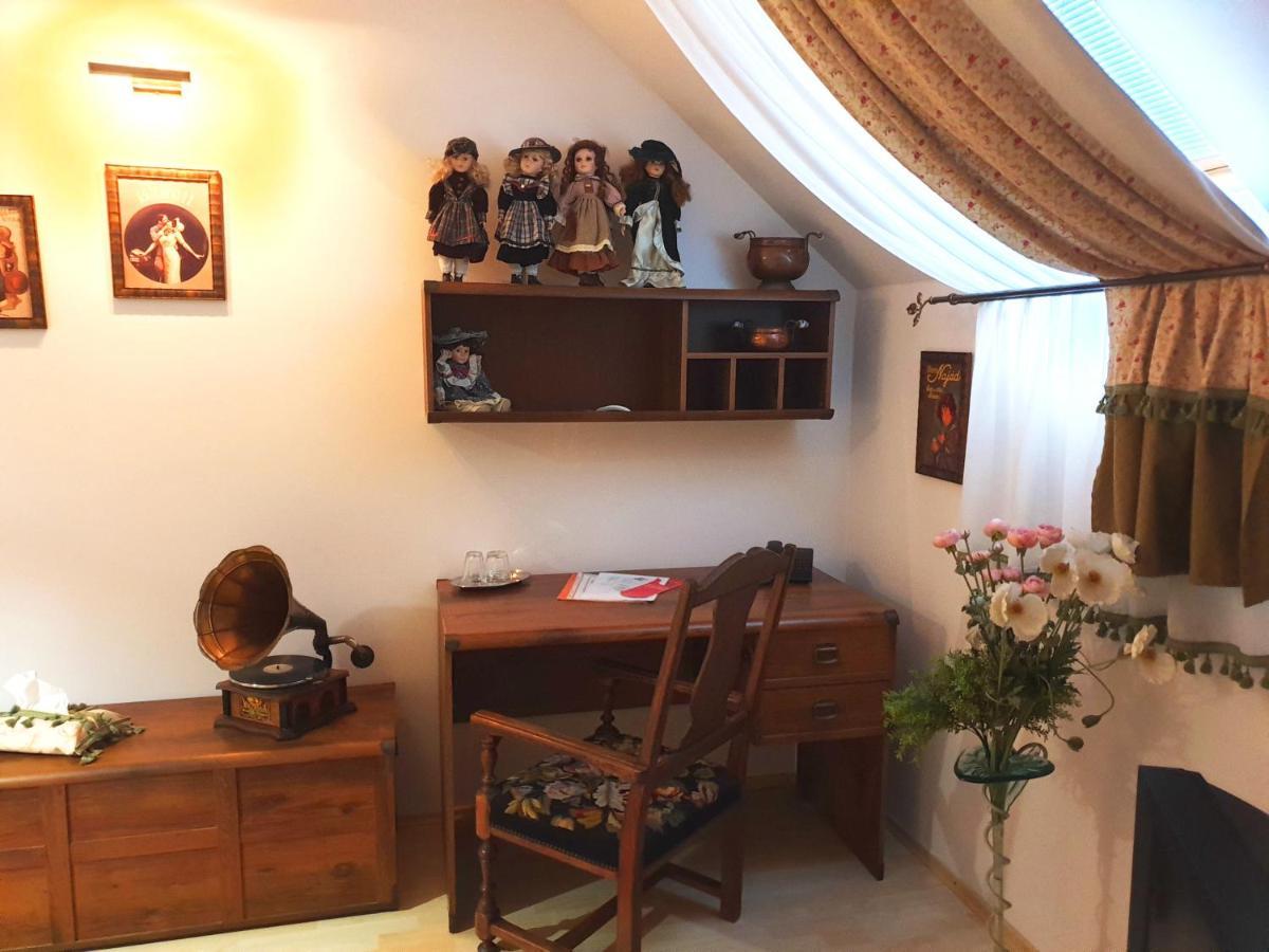 Penzion A Restauracia Toldi Ґаланта Екстер'єр фото