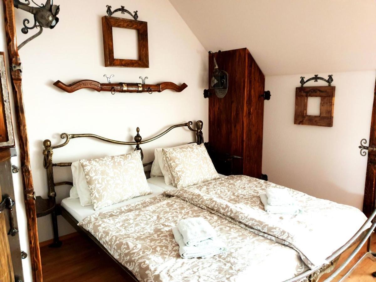 Penzion A Restauracia Toldi Ґаланта Екстер'єр фото